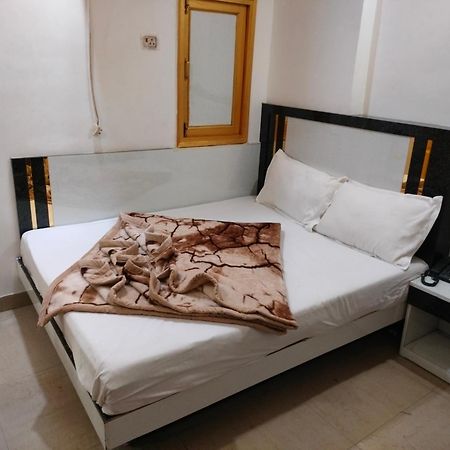Hotel Geetanjali Inn ニューデリー エクステリア 写真