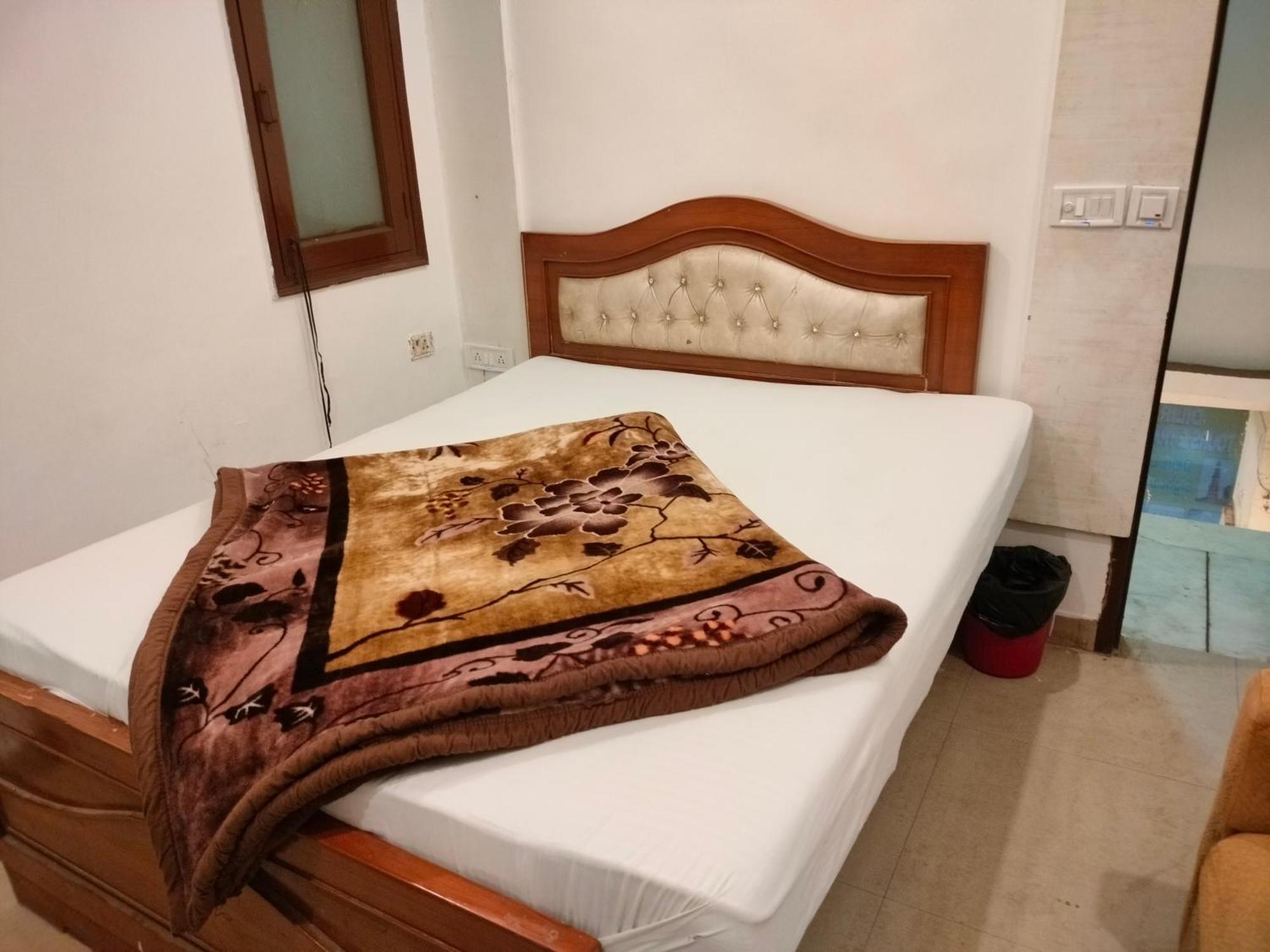 Hotel Geetanjali Inn ニューデリー エクステリア 写真