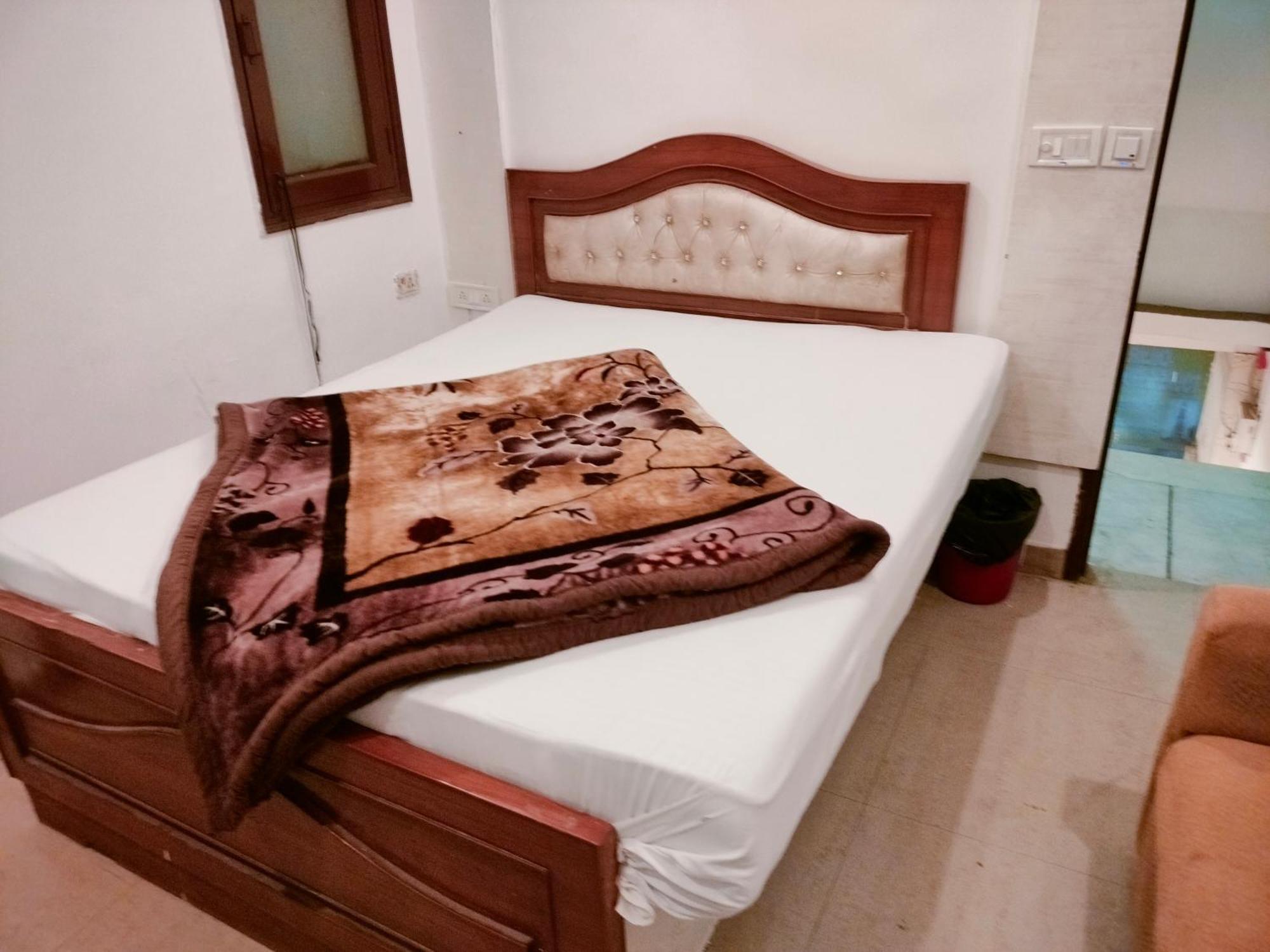 Hotel Geetanjali Inn ニューデリー エクステリア 写真